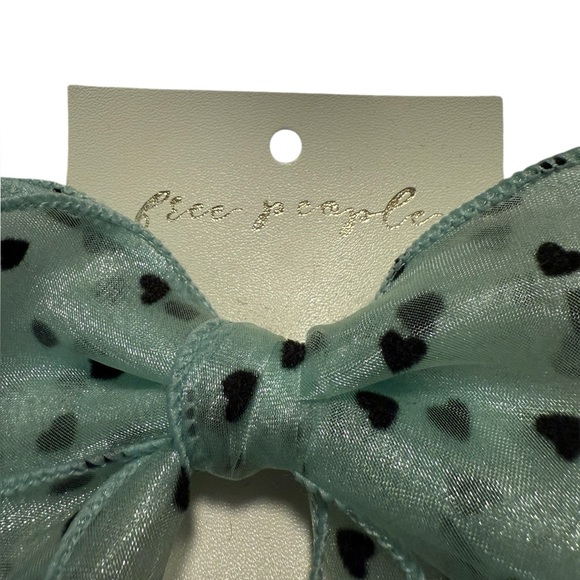 Free People Queen of Hearts Bow - Picture 5 of 7